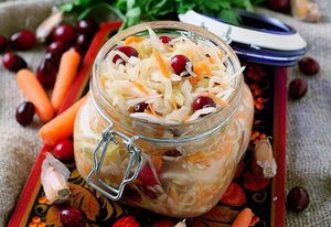 Рецепт квашеной капусты с тыквой и зеленью
