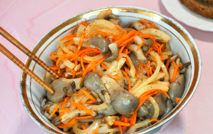 Вешенки по-корейски с морковью