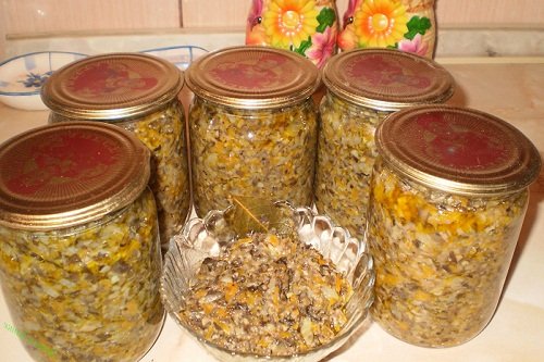 Икра грибная с луком и морковью