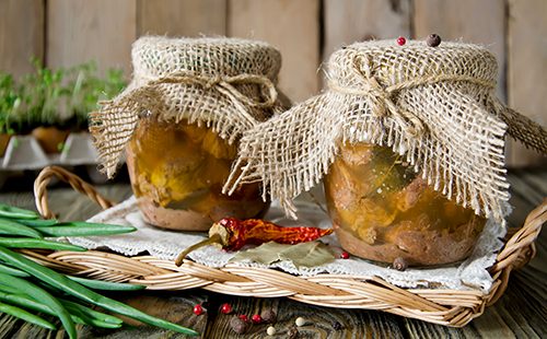 Две банки с заготовками