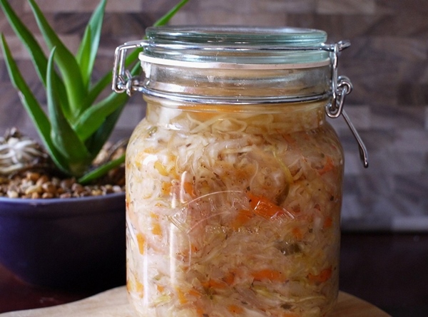Самая вкусная капуста на зиму в банке - рецепты с уксусом и без