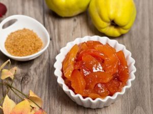 Простой рецепт варенья из айвы