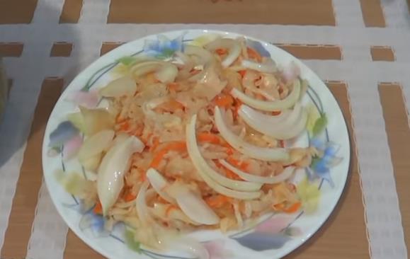 Вкусный и молниеносный рецепт капусты в банке для повседневной еды