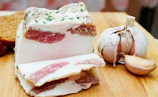 Сало с чесноком в рассоле за 4 дня