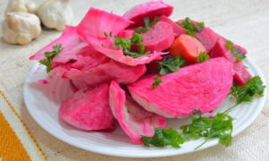 Прованс с кусочками свеклы