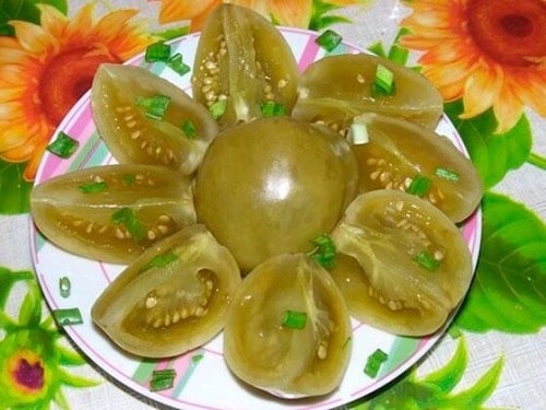 маринованные зеленые помидоры в банке