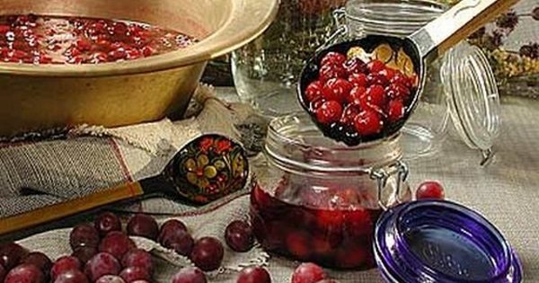 Лесные ягоды в сиропе